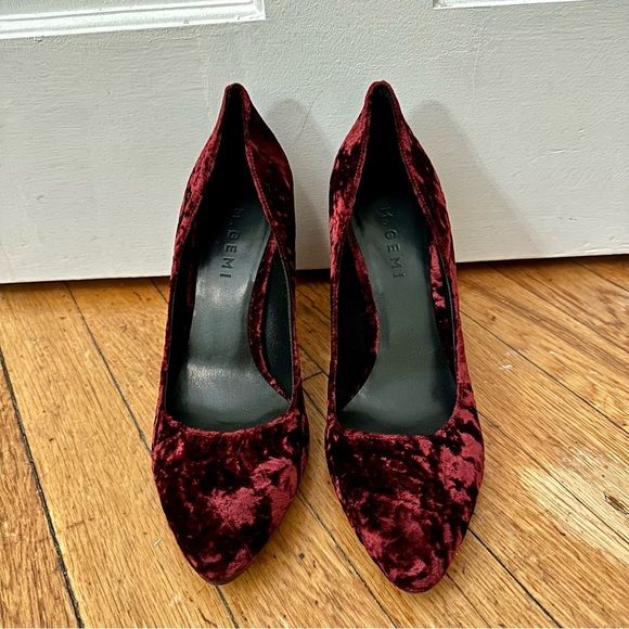 ✨ M. Gemi resoled Lustro burgundy crushed velvet 3.5" block heels, 39M - Picture 3 of 6